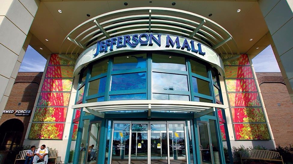 Woman banned from mall after outburst goes viral